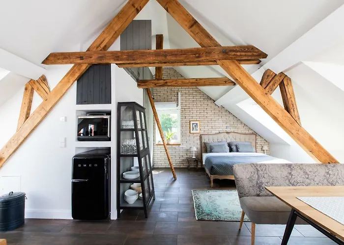 Vintage Meets Moderne