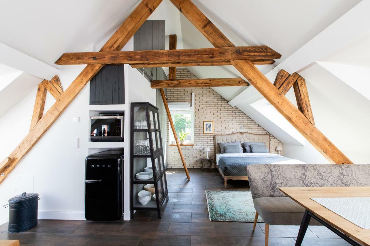 Apartment Vintage Meets Moderne